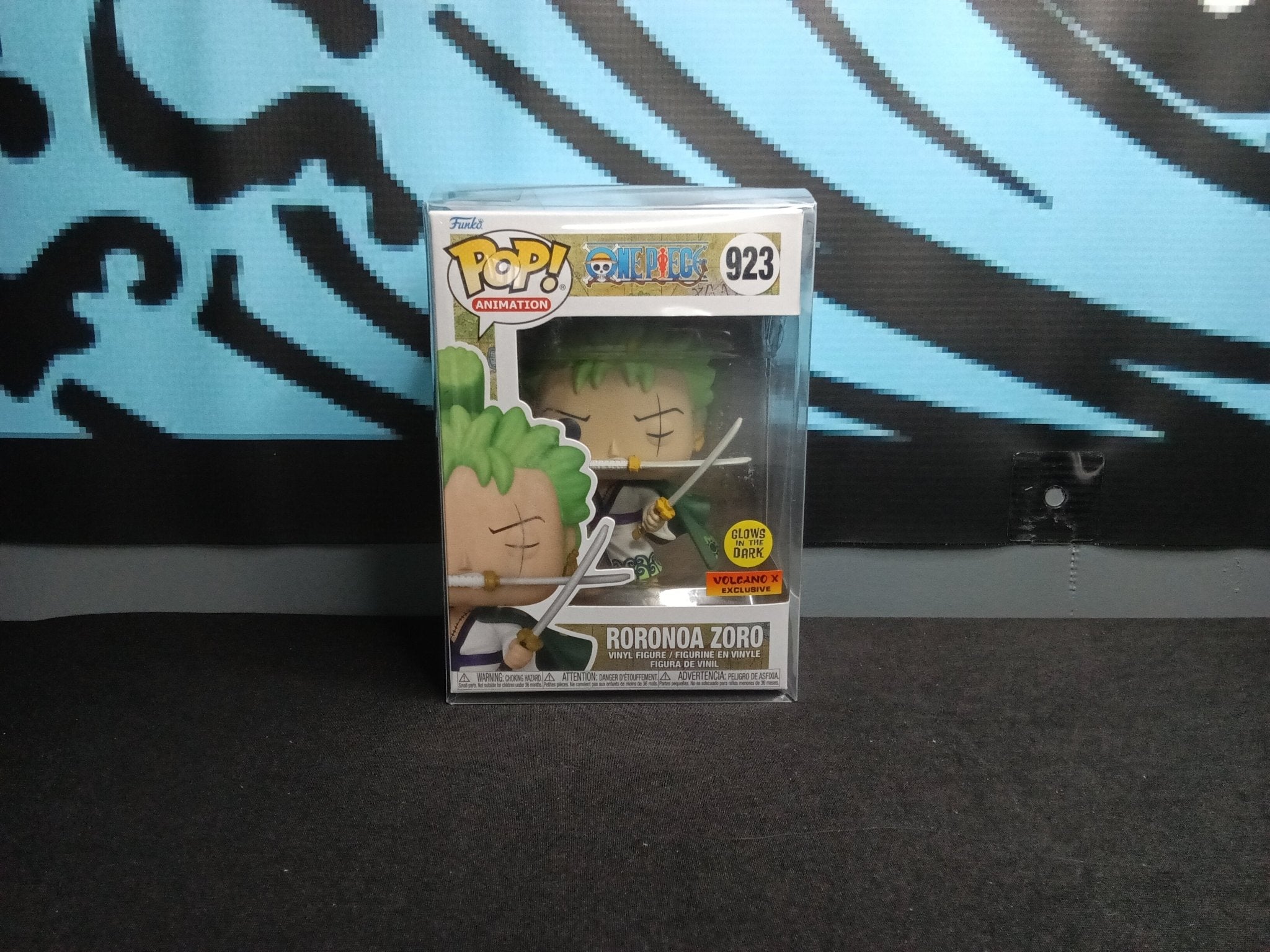 One Piece - Roronoa Zoro (Glow in the Dark) - Funko Pop 923 - The Cerulean Trove